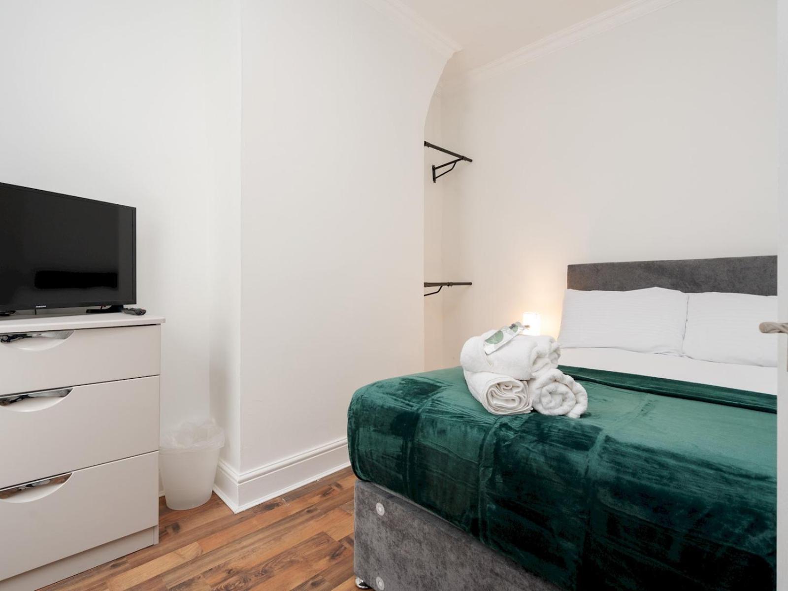 Villa Pass The Keys Ruiskin St - Liverpool Kirkdale Terrace Sleeps 5 Parking Exterior foto