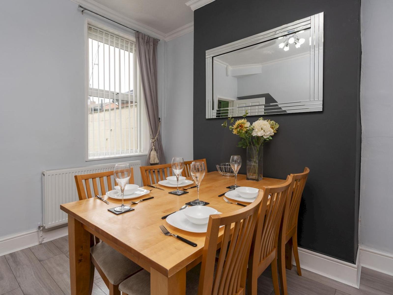 Villa Pass The Keys Ruiskin St - Liverpool Kirkdale Terrace Sleeps 5 Parking Exterior foto